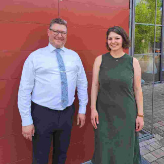 Pfr. Norbert Ehrensperger und Pfrin. z.A. Miriam Eryazıcı