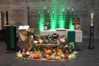 Erntedank-Altar in der Heilig-Geist-Kirche
