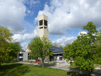 Kirche Heilig Geist Sommer